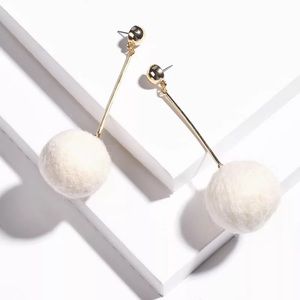 2/$35🖤 Anthropologie Gold Plated White Felted Wool Pom Poms Long Drop Earrings